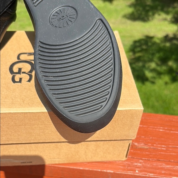 UGG Black Leather Low Top Sneakers for Everyday Comfort-NWB-Never Worn - Picture 3 of 13